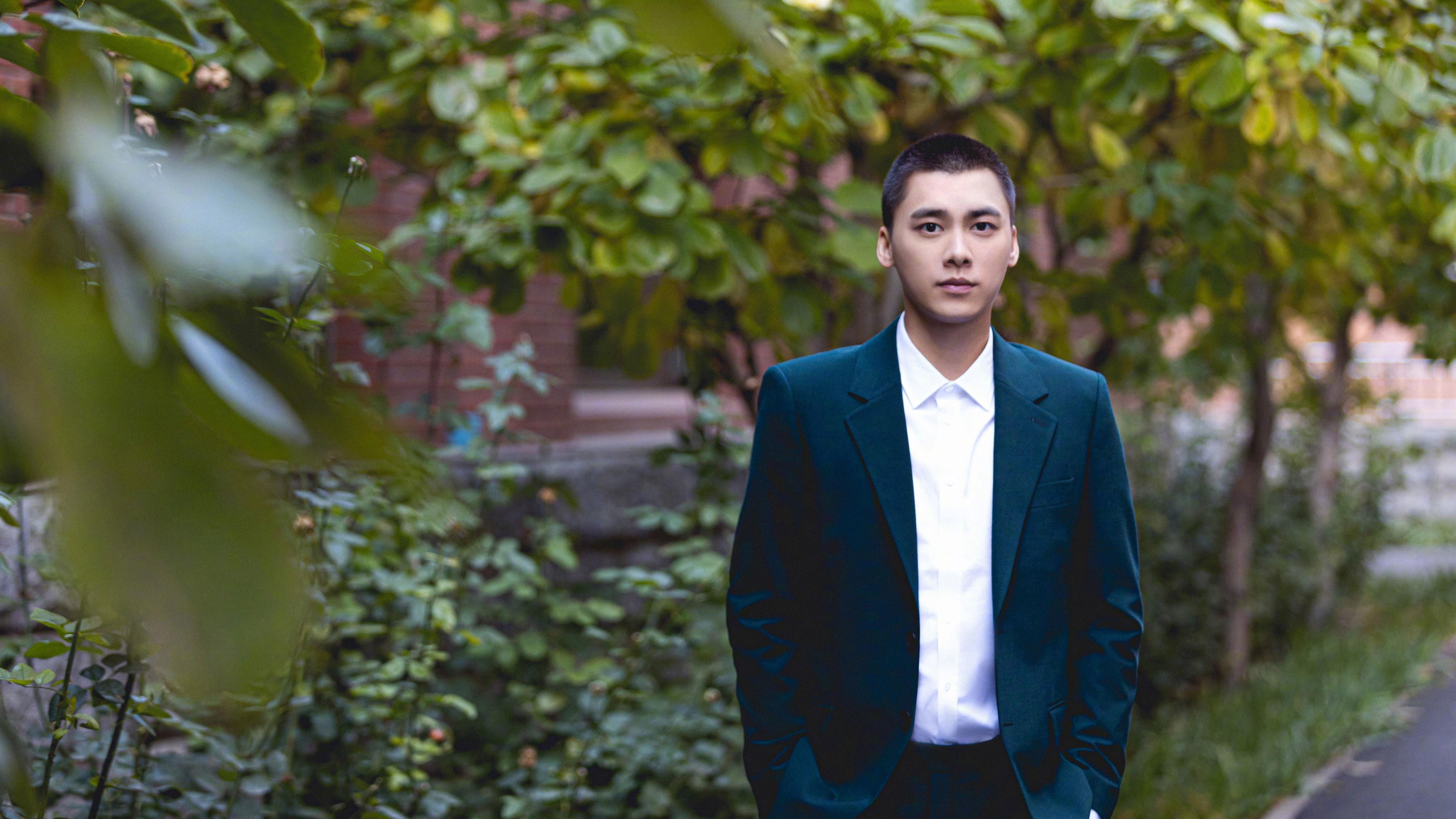 空中飞盘大赛，投掷技巧与协调性比拼，飞盘在空中如何实现转弯